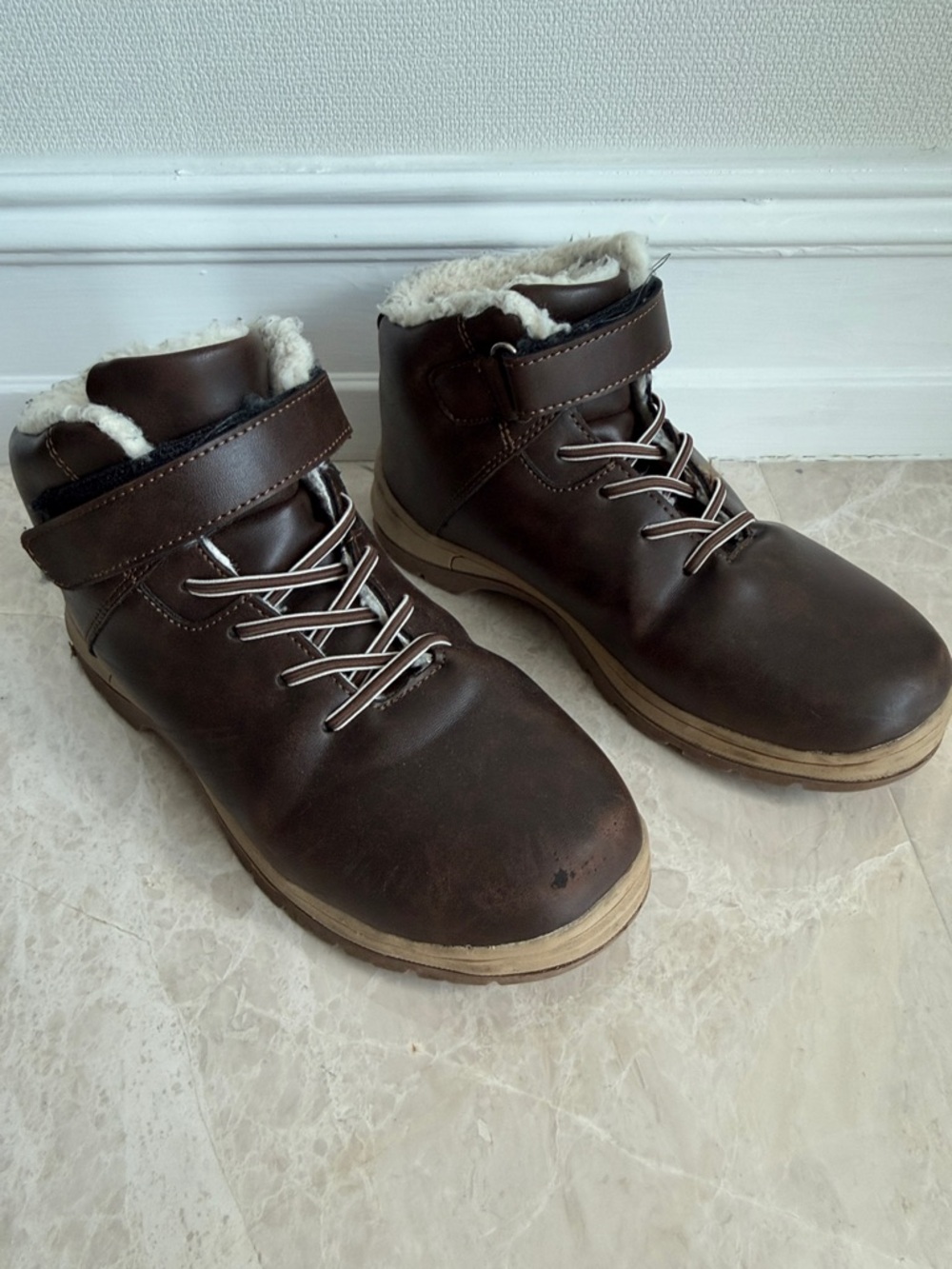 Boys Girls kids  brown winter short Boots Faux Fur rubber soles Size Big Kid 4